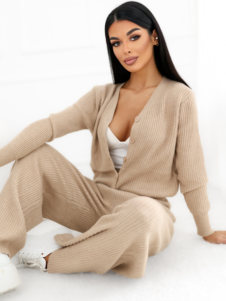 Camelowy sweterkowy komplet ze spodniami wide leg