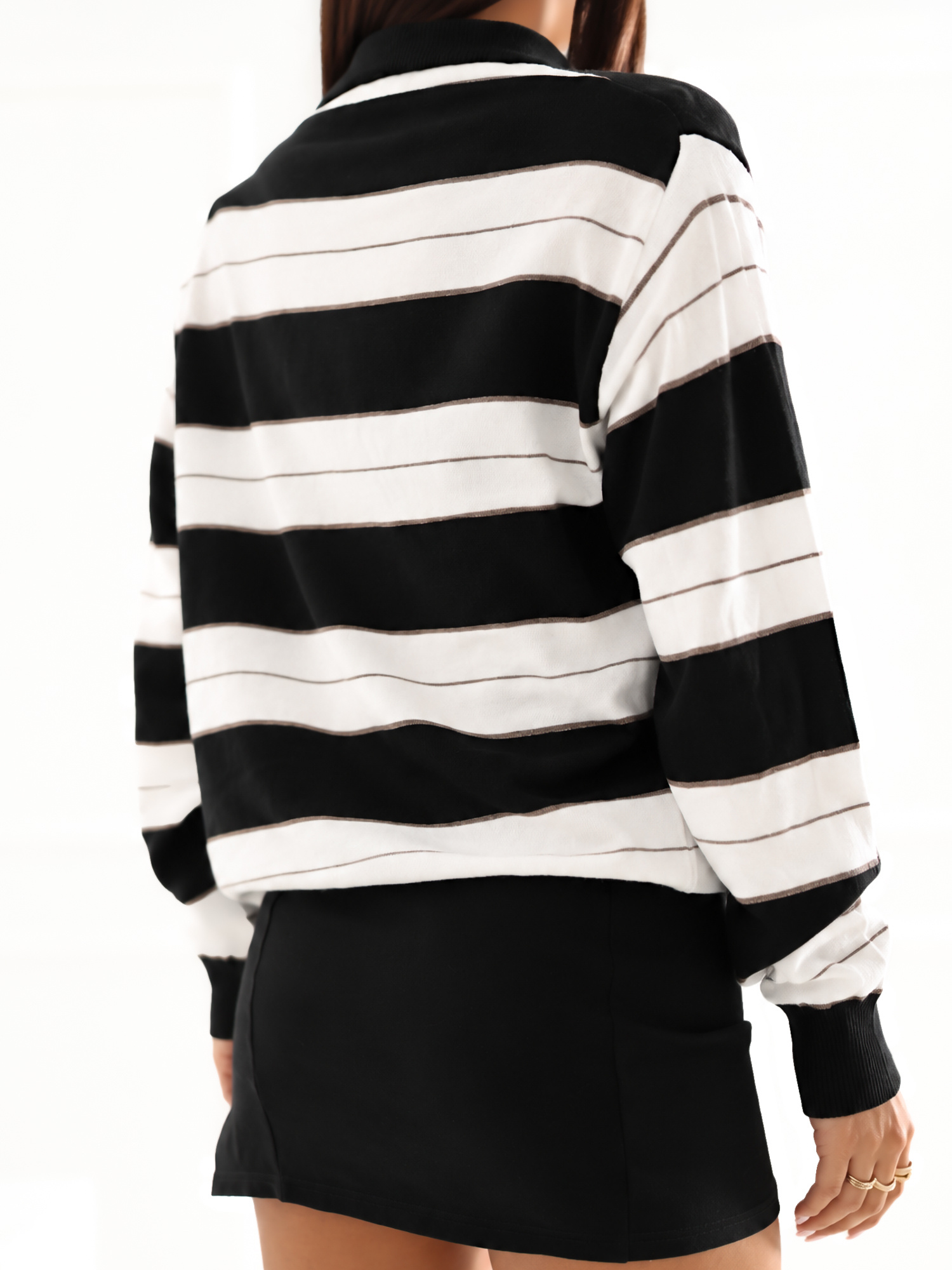 Czarny elegancki sweter polo w paski 