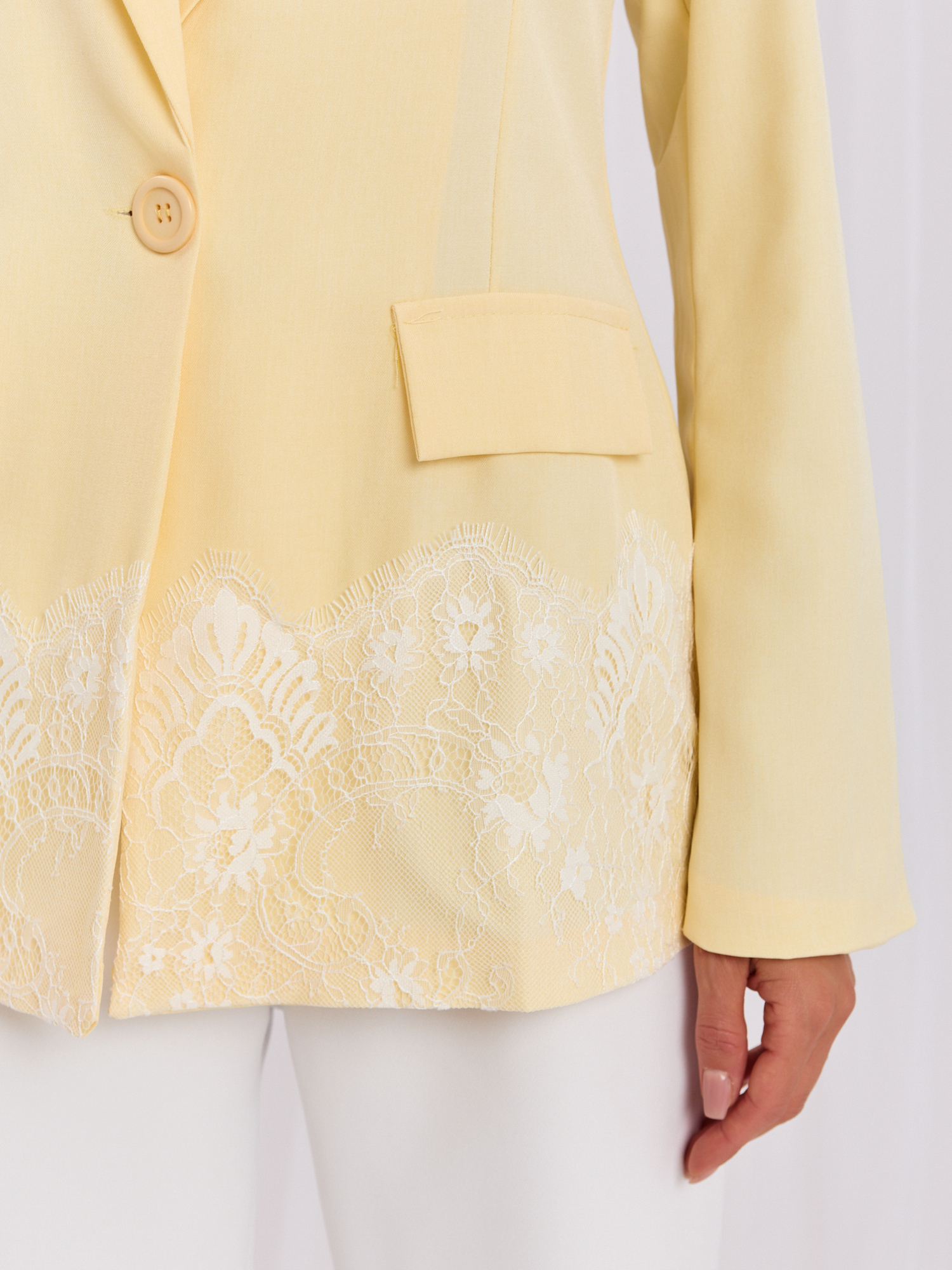 Pastelowa żółta elegancka marynarka z podszewką 