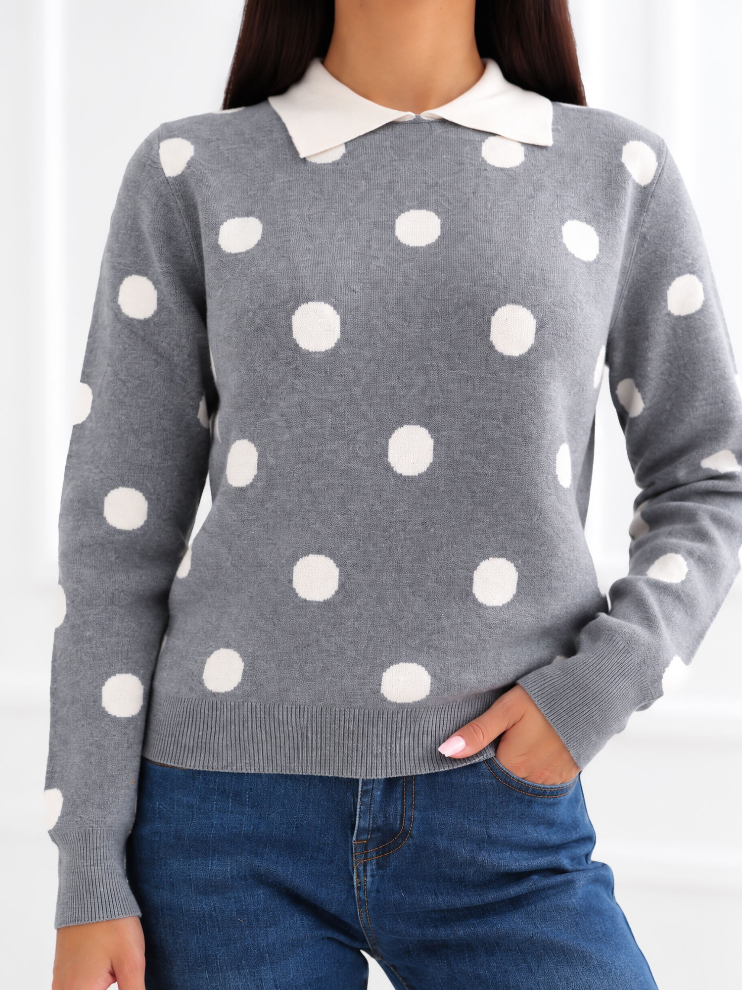 Szary damski sweter polo w grochy 