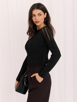 Czarny elegancki sweter z siateczkowymi wstawkami