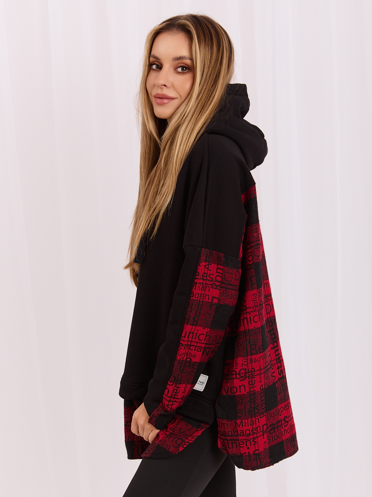 Czarno-czerwona bluza damska z kapturem Freyah RUE PARIS