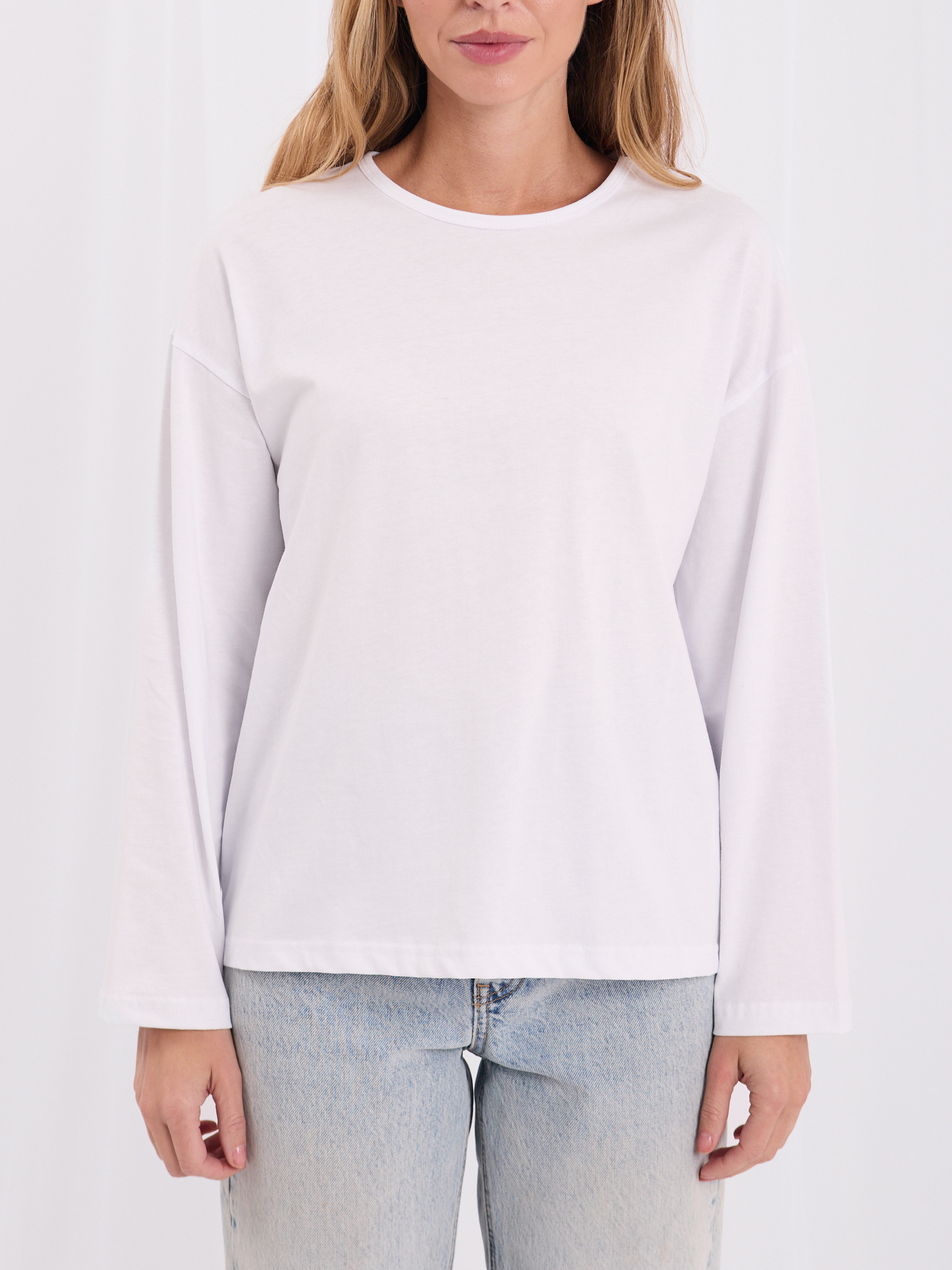 Biały damski longsleeve basic z okrągłym dekoltem