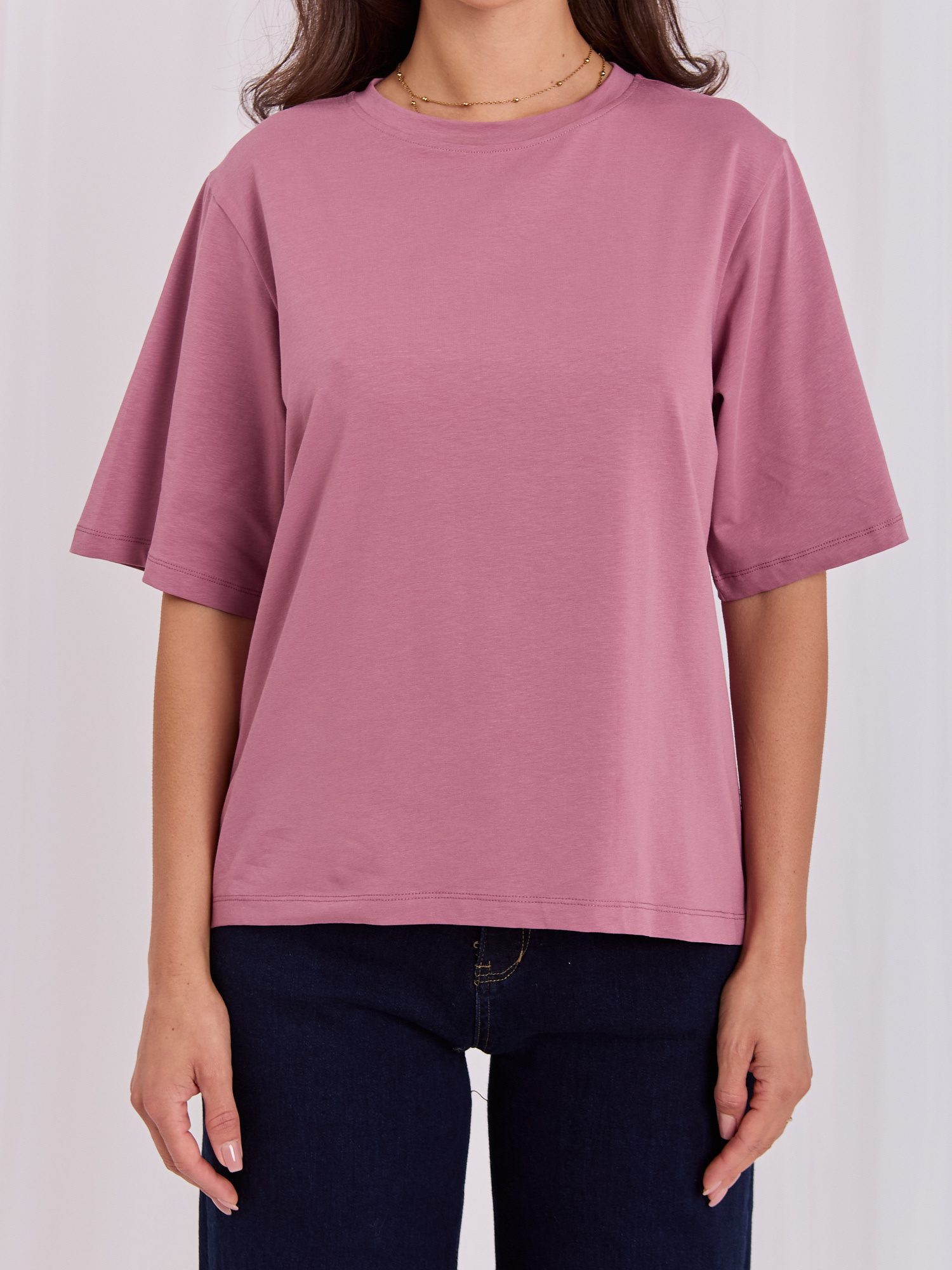 Brudnoróżowy t-shirt o luźnym kroju RUE PARIS