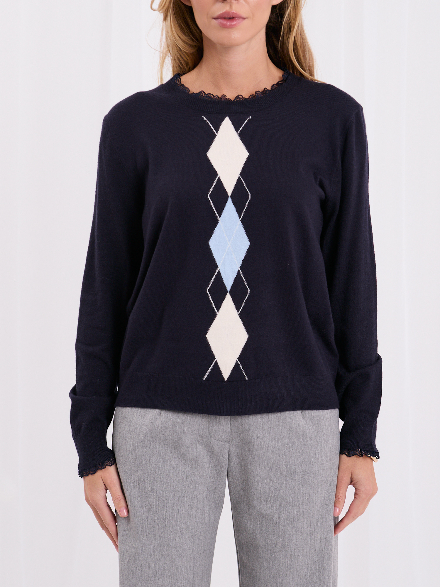 Granatowy elegancki sweter z motywem rombów