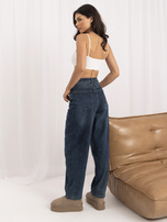 Ciemnoniebieskie damskie jeansy typu balloon